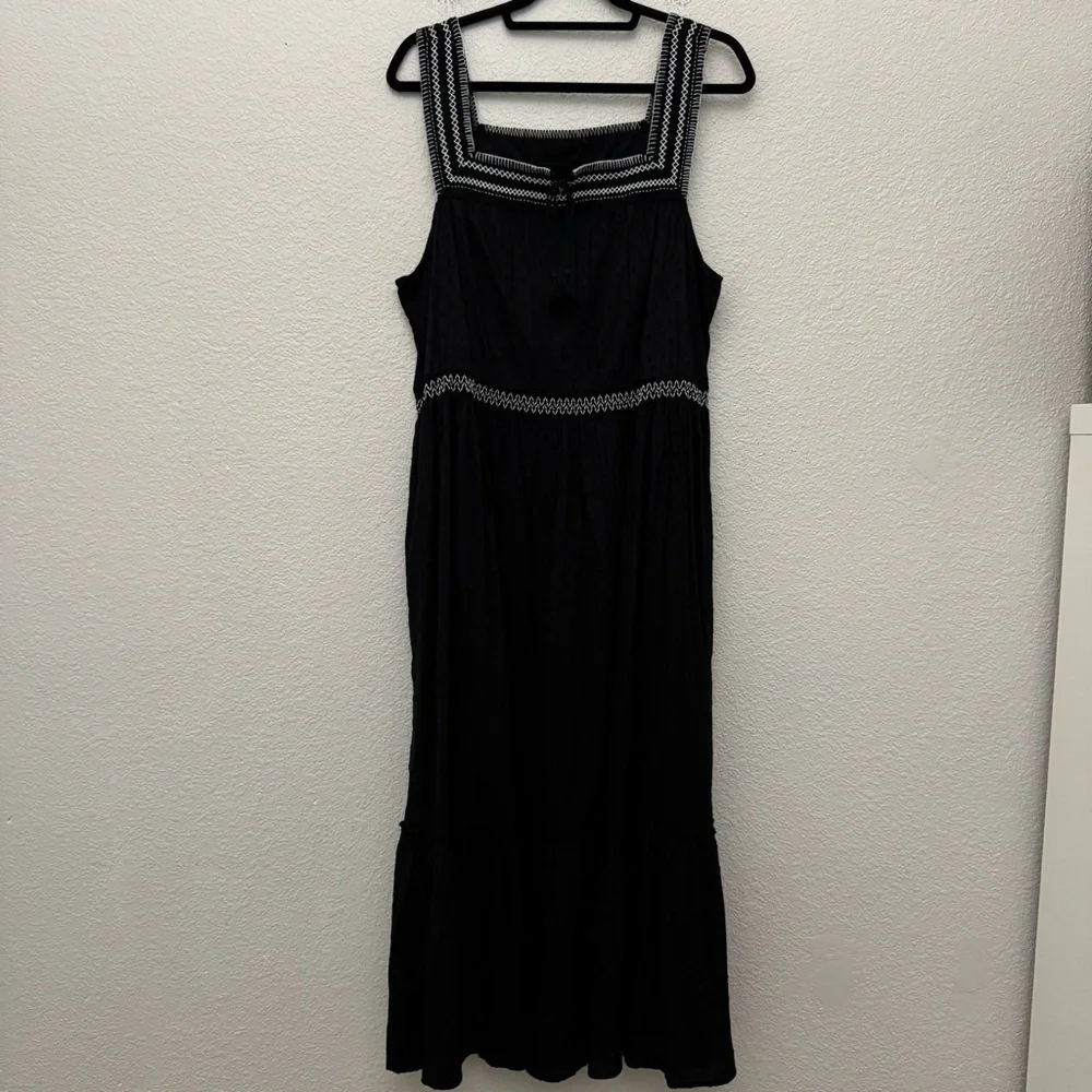 Old Navy Sleeveless Waist Defined Embroidered Clip Dot Maxi Dress Black NWT - Picture 2 of 16